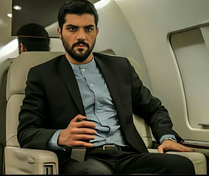 چهره مرد وابسته